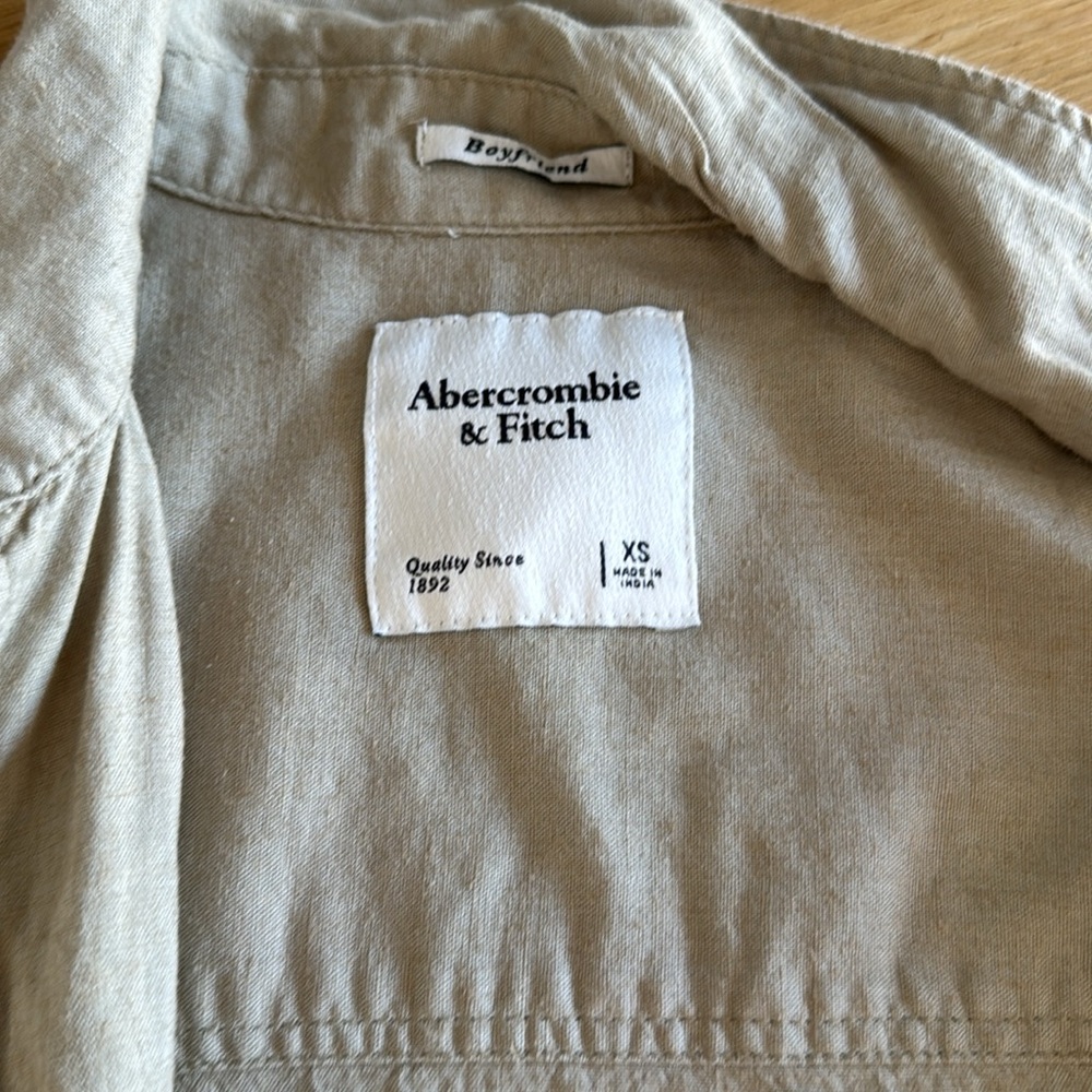 Abercrombie & Fitch Boyfriend Blouse - Picture 2 of 2